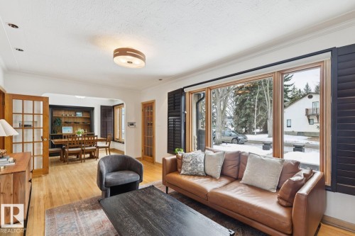 10537 140 Street, Edmonton, AB - Indoor Photo Showing Living Room