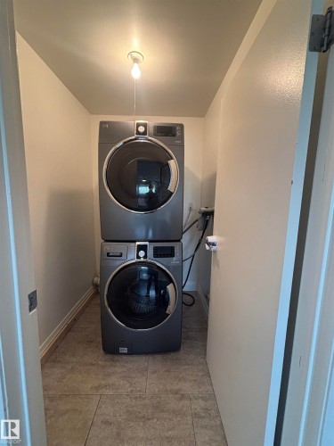 5979 40 Avenue, Edmonton, AB - Indoor Photo Showing Laundry Room
