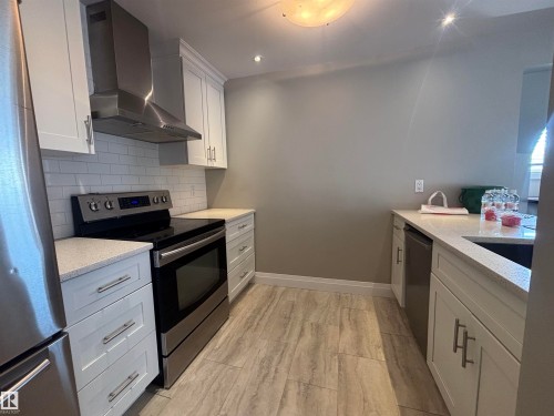 5979 40 Avenue, Edmonton, AB - Indoor Photo Showing Kitchen