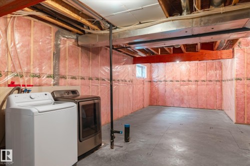 424 Songhurst Place, Leduc, AB - Indoor Photo Showing Laundry Room