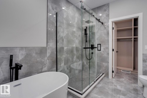 3601 42 Avenue, Beaumont, AB - Indoor Photo Showing Bathroom