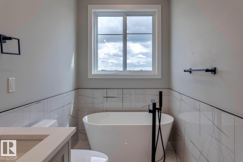 3612 Triomphe Boulevard, Beaumont, AB - Indoor Photo Showing Bathroom