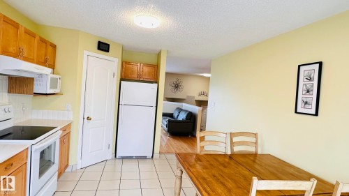 3912 30 Street, Edmonton, AB - Indoor Photo Showing Kitchen