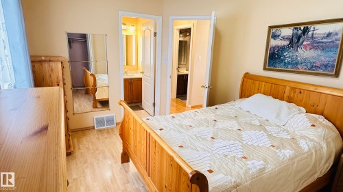 3912 30 Street, Edmonton, AB - Indoor Photo Showing Bedroom