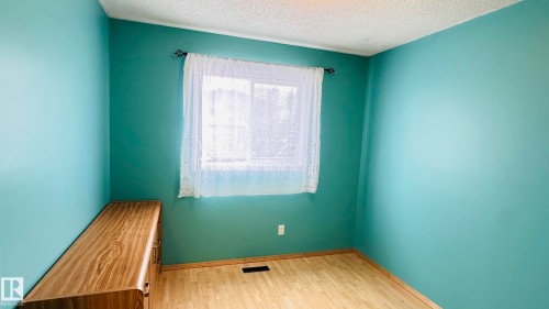 3912 30 Street, Edmonton, AB - Indoor