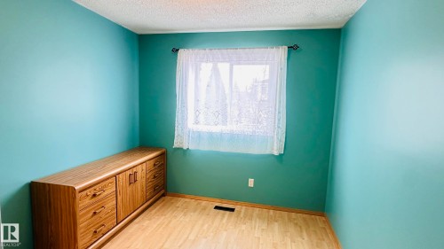 3912 30 Street, Edmonton, AB - Indoor