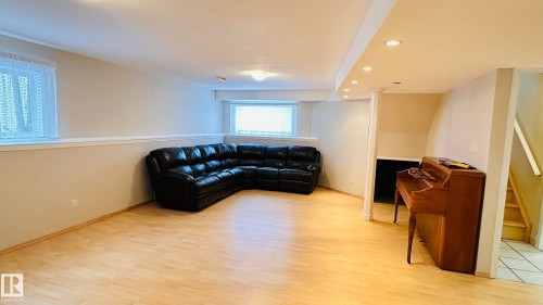 3912 30 Street, Edmonton, AB - Indoor