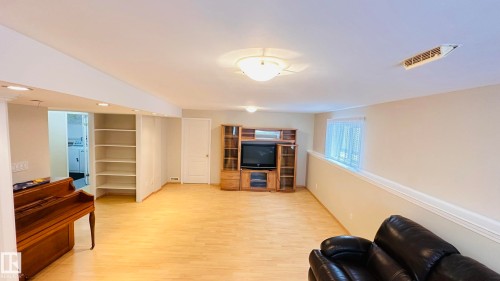 3912 30 Street, Edmonton, AB - Indoor