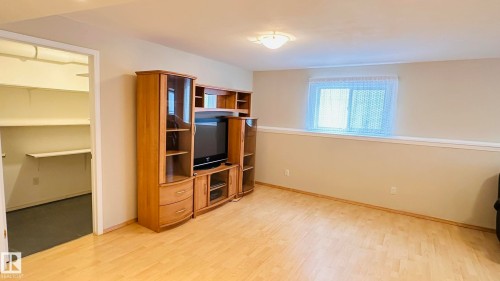 3912 30 Street, Edmonton, AB - Indoor