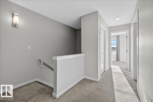 2463 Kelly Circle, Edmonton, AB - Indoor Photo Showing Other Room