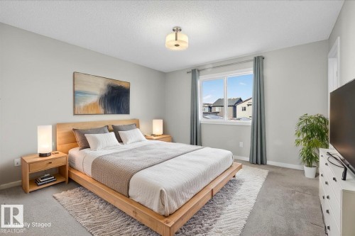 2463 Kelly Circle, Edmonton, AB - Indoor Photo Showing Bedroom