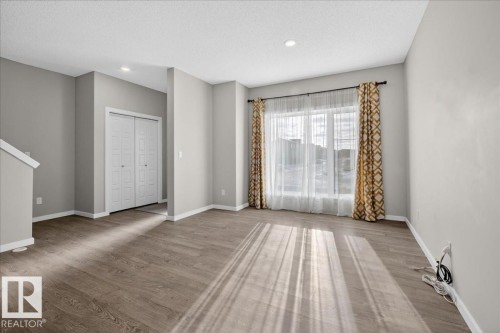 2463 Kelly Circle, Edmonton, AB - Indoor Photo Showing Other Room