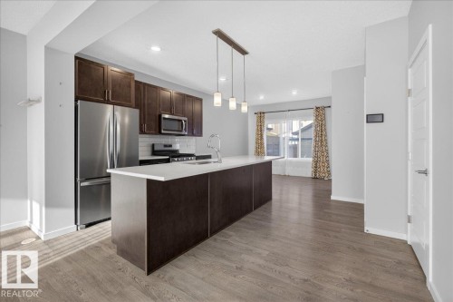 2463 Kelly Circle, Edmonton, AB - Indoor Photo Showing Kitchen With Stainless Steel Kitchen With Upgraded Kitchen