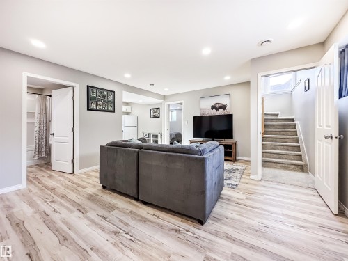 13036 139 Street, Edmonton, AB - Indoor