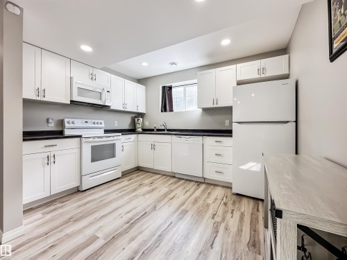 13036 139 Street, Edmonton, AB - Indoor Photo Showing Kitchen With Double Sink