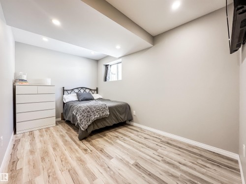 13036 139 Street, Edmonton, AB - Indoor Photo Showing Bedroom