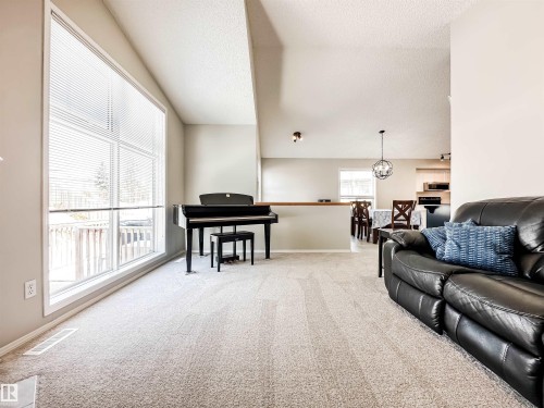 13036 139 Street, Edmonton, AB - Indoor