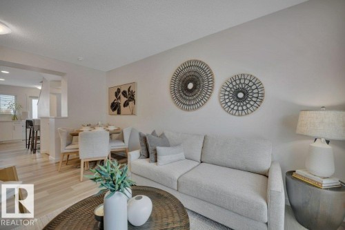 28 850 Secord Boulevard, Edmonton, AB - Indoor Photo Showing Living Room