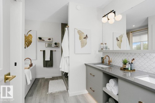 5807 Raven Crescent, Edmonton, AB - Indoor Photo Showing Bathroom