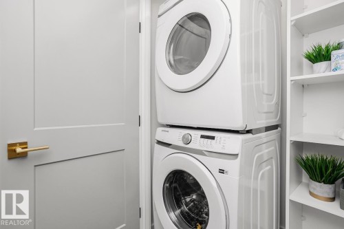 5807 Raven Crescent, Edmonton, AB - Indoor Photo Showing Laundry Room