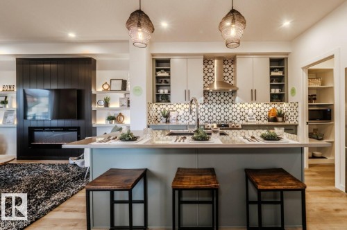 5 Clichy Close, St. Albert, AB - Indoor Photo Showing Kitchen With Upgraded Kitchen