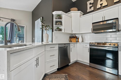 16507 81 Street, Edmonton, AB - Indoor Photo Showing Kitchen With Stainless Steel Kitchen With Upgraded Kitchen