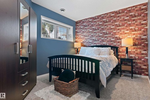 16507 81 Street, Edmonton, AB - Indoor Photo Showing Bedroom