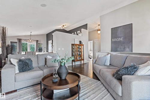 16507 81 Street, Edmonton, AB - Indoor Photo Showing Living Room