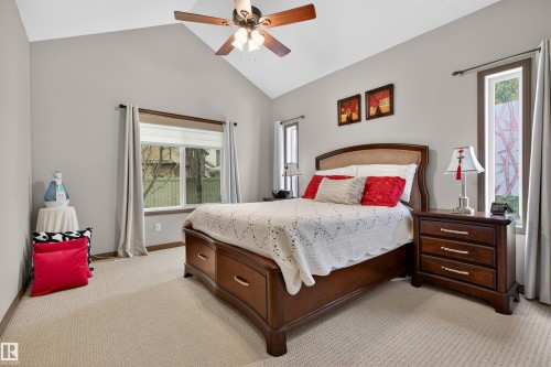 1213 Cunningham Drive, Edmonton, AB - Indoor Photo Showing Bedroom