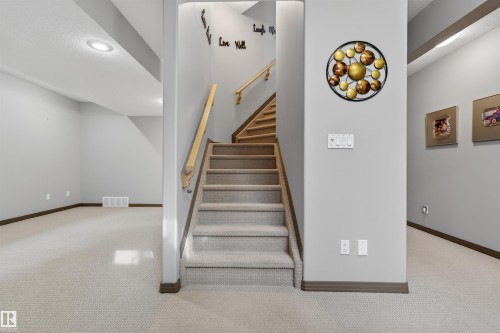 1213 Cunningham Drive, Edmonton, AB - Indoor Photo Showing Other Room