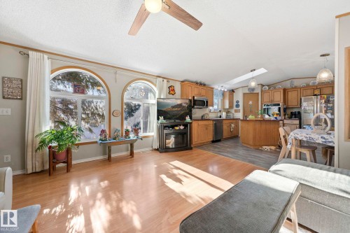 66 evergreen park  Edmonton, AB T5Y 4M2