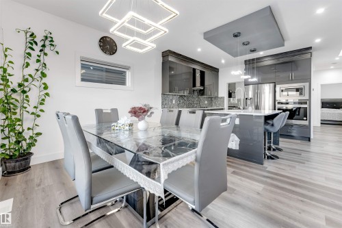 415 42 Street, Edmonton, AB - Indoor Photo Showing Dining Room