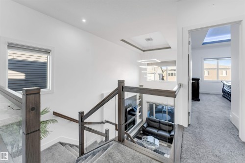 415 42 Street, Edmonton, AB - Indoor Photo Showing Other Room