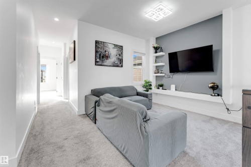 415 42 Street, Edmonton, AB - Indoor