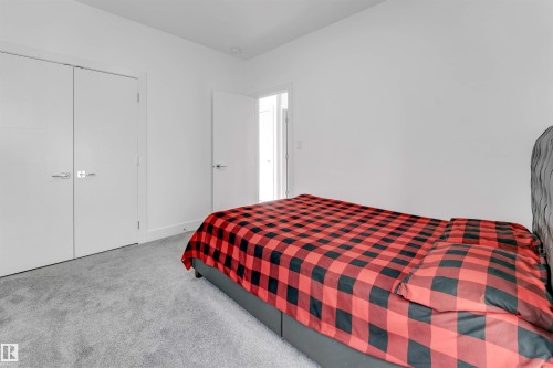415 42 Street, Edmonton, AB - Indoor Photo Showing Bedroom