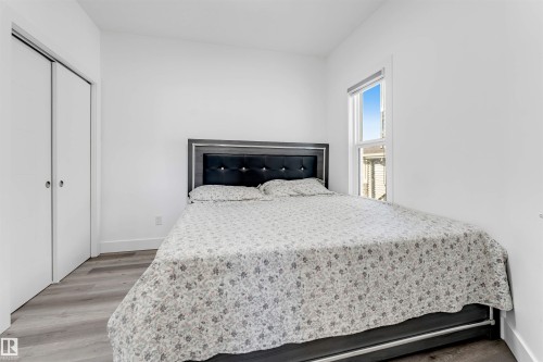 415 42 Street, Edmonton, AB - Indoor Photo Showing Bedroom