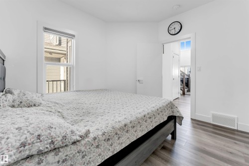 415 42 Street, Edmonton, AB - Indoor Photo Showing Bedroom