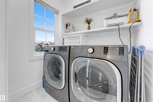415 42 Street, Edmonton, AB - Indoor Photo Showing Laundry Room