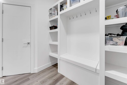 415 42 Street, Edmonton, AB - Indoor