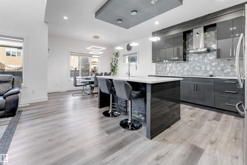 415 42 Street, Edmonton, AB - Indoor