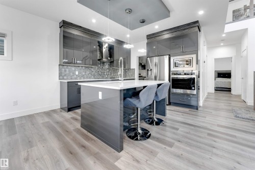 415 42 Street, Edmonton, AB - Indoor Photo Showing Kitchen With Upgraded Kitchen