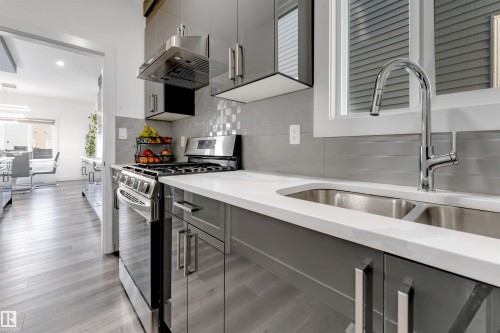 415 42 Street, Edmonton, AB - Indoor Photo Showing Kitchen With Double Sink With Upgraded Kitchen