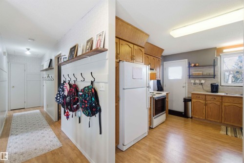 6008 54 Avenue, Camrose, AB - Indoor Photo Showing Kitchen