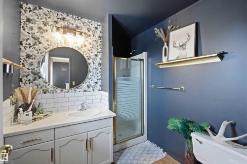 6008 54 Avenue, Camrose, AB - Indoor Photo Showing Bathroom