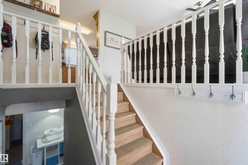 6008 54 Avenue, Camrose, AB - Indoor Photo Showing Other Room