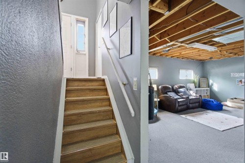 6008 54 Avenue, Camrose, AB - Indoor Photo Showing Other Room