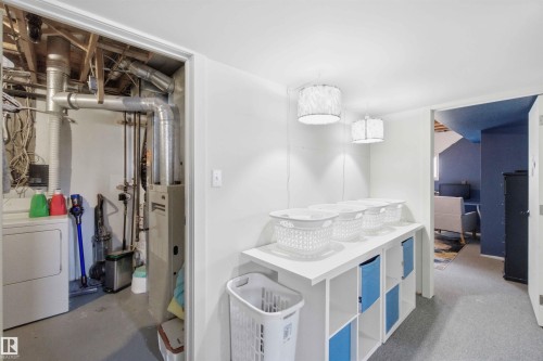 6008 54 Avenue, Camrose, AB - Indoor Photo Showing Laundry Room