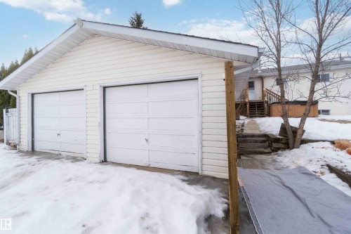 6008 54 Avenue, Camrose, AB - Outdoor