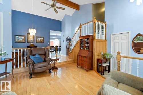12824 157 Avenue, Edmonton, AB - Indoor Photo Showing Living Room