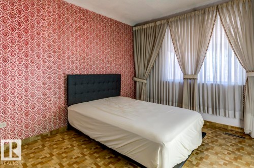 11222 95 Street, Edmonton, AB - Indoor Photo Showing Bedroom